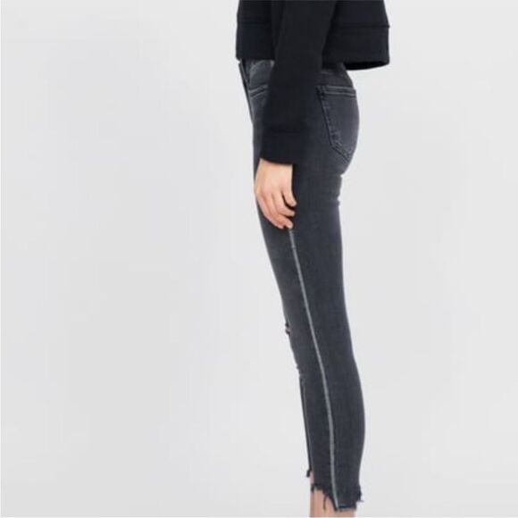 Zara High Rise Black Skinny Jeans Frayed Hem‎ Rhinestone Side Trim Denim Sz 10 - Picture 1 of 12